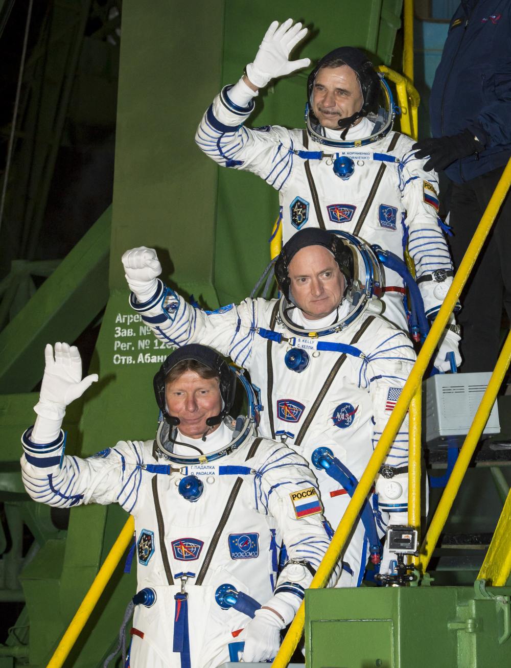 Spędzą na ISS prawie rok.